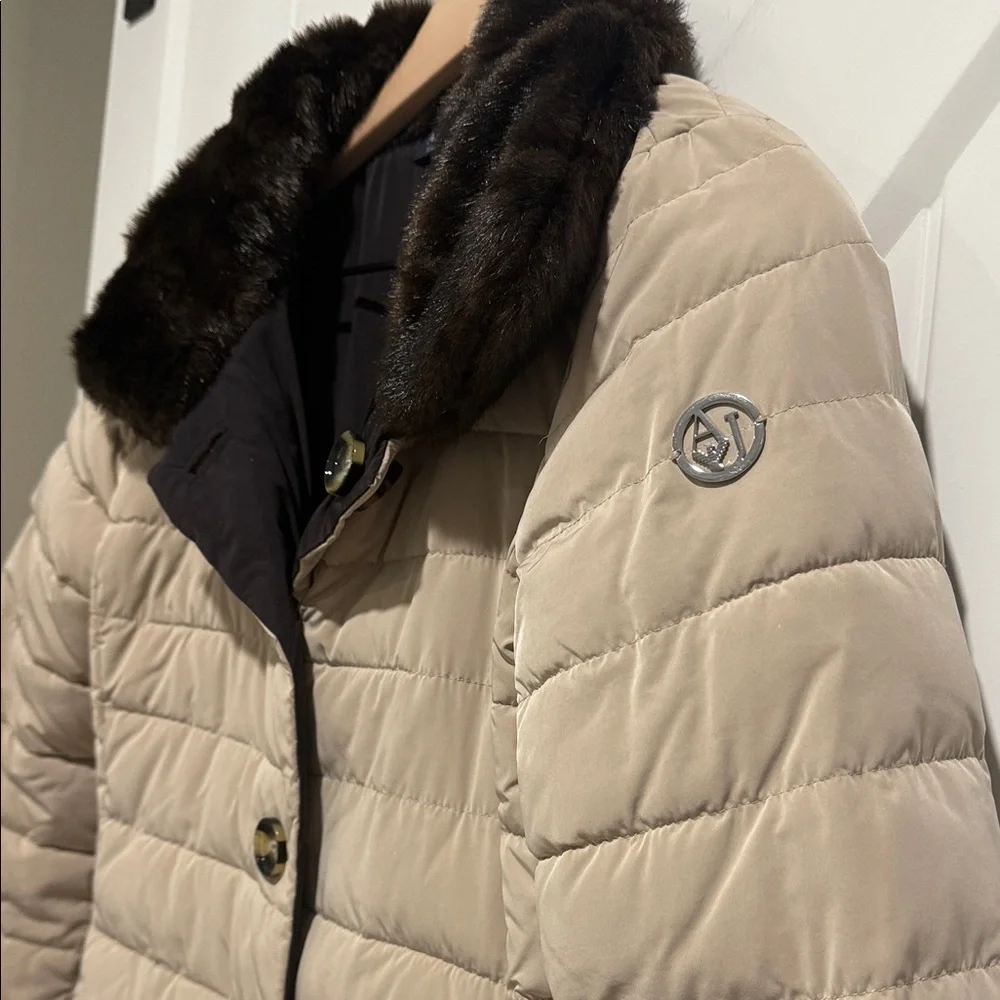 Armani Jeans Reversible Tan Quilted Puffer with Faux Fur Collar - Picture 3 of 8